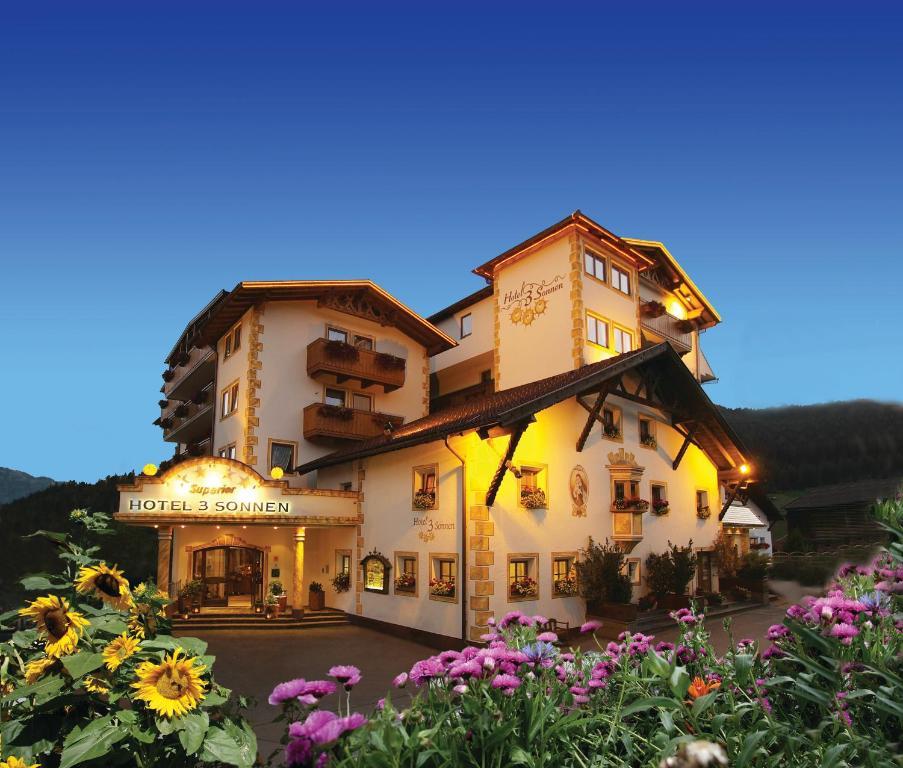 Hotel Dreisonnen سيرفاوس المظهر الخارجي الصورة