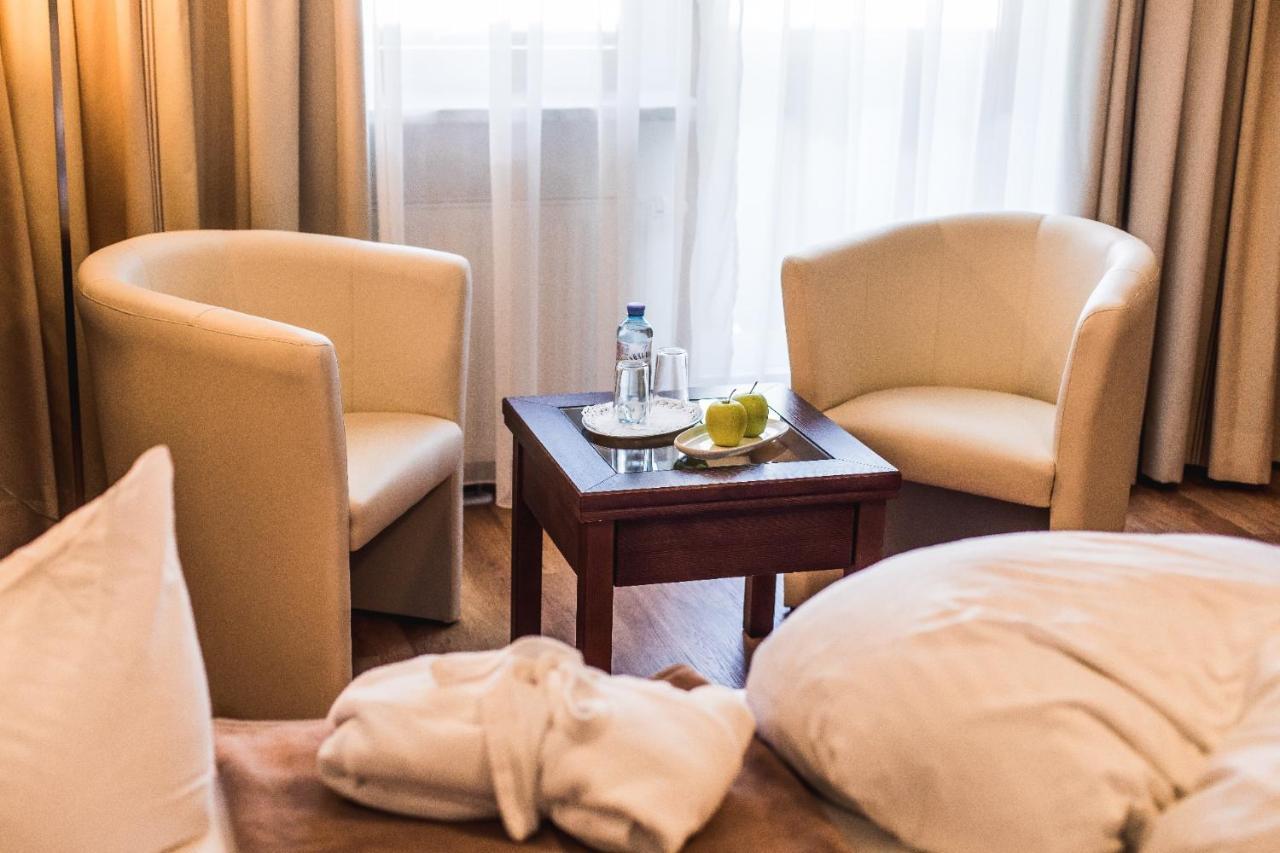 Hotel Dreisonnen سيرفاوس المظهر الخارجي الصورة
